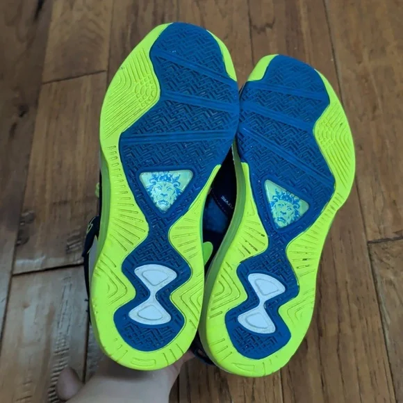 Nike LeBron 8 V2 Low Sprite Blue & Neon Green Athletic Basketball Shoes - Picture 6 of 13